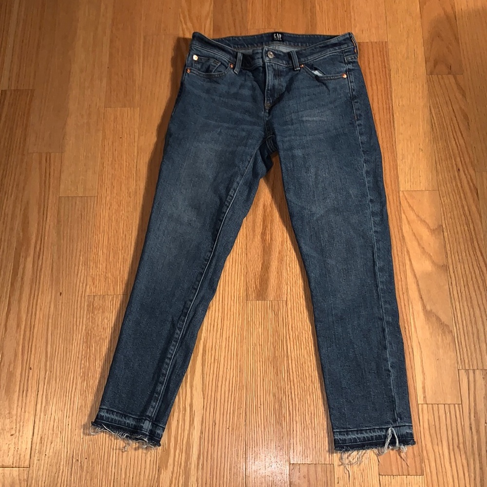 Gap Girlfriend Jeans Released Hem Waist 25